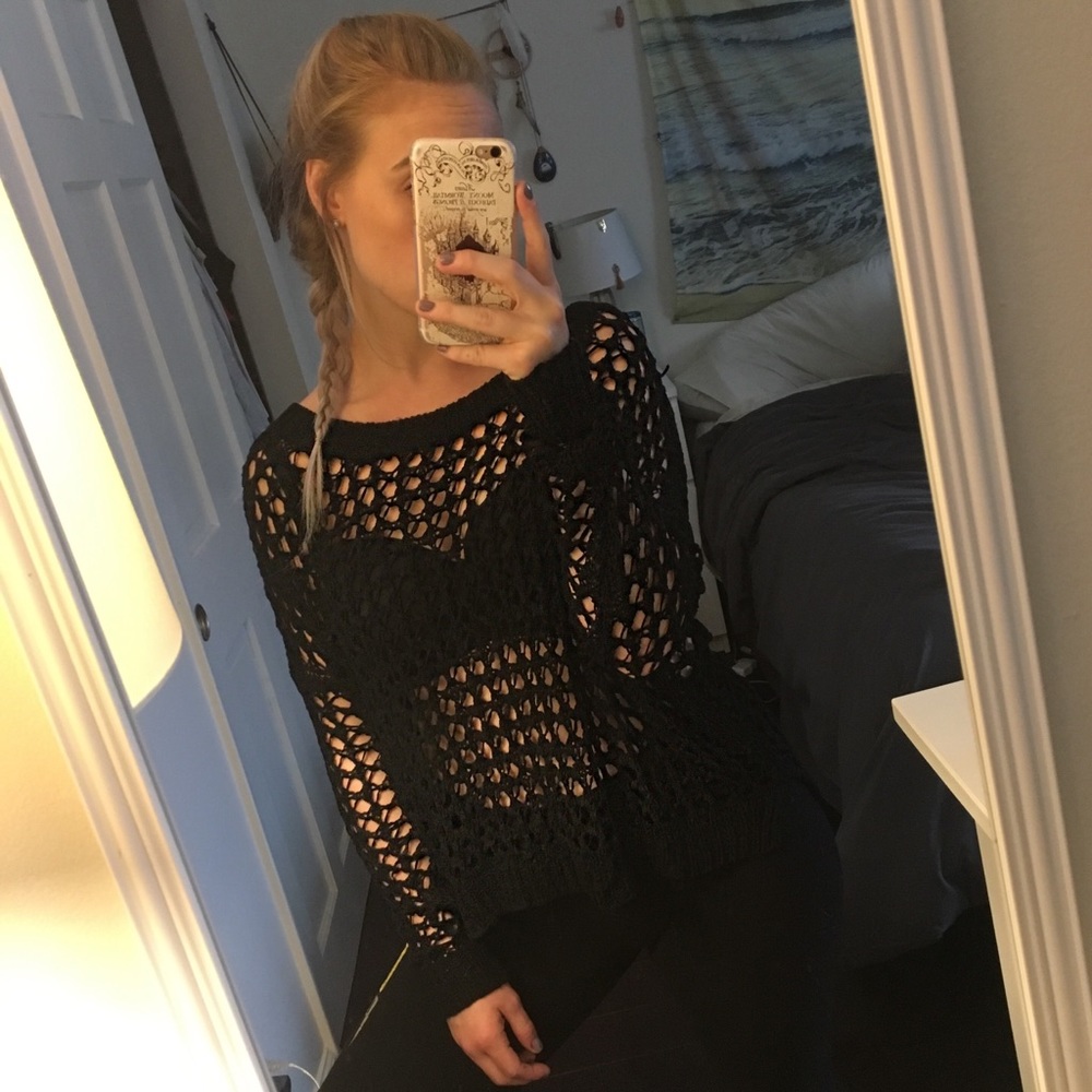 Black sweater 🕸